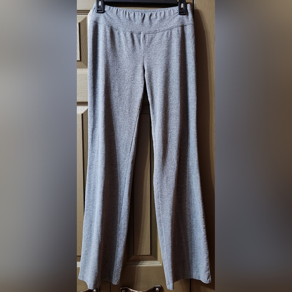 ACTIVE STUDIO, WOMENS, MEDIUM  FLARE YOGA PANTS, GRAY